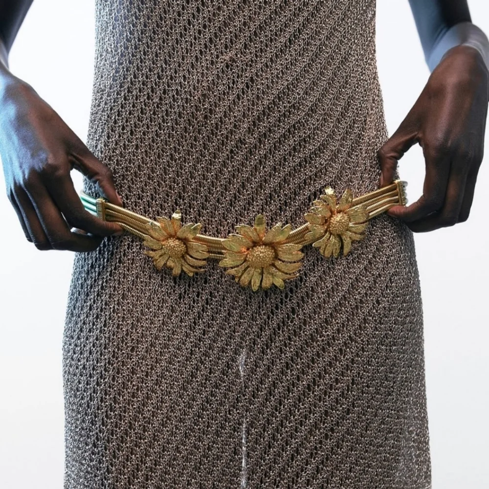 ❌️SOLD❌️Zara Daisy Golden Belt Size 30